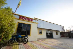 Hotel Jannat by OYO Rooms - Image 3