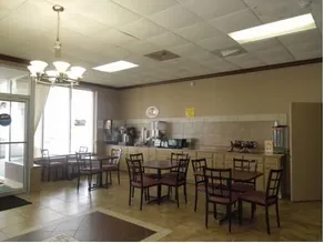 USA Inn & Suites Springfield Ohio - Image 4