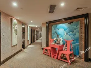 Chongqing Plaza Hotel - Image 5