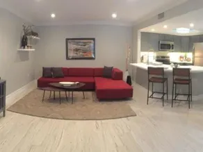 Upscale Condo by Coconutpoint - Image 2