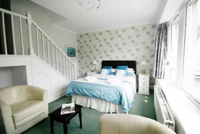 Anchorlee Guesthouse - Image 5
