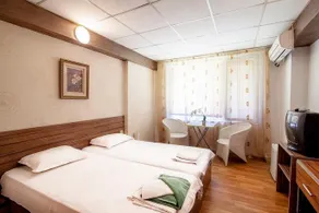 Hotel Zara Rooms - Image 4