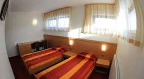Egas Motel - Image 5