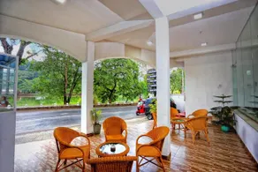 Citrus Cafe Inn - Image 3