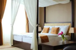 Ipoly Residence Executive Hotel Suites - Image 3