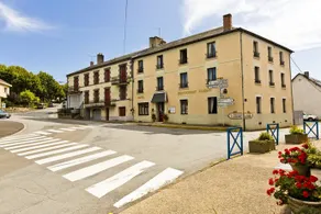 Logis Hotel Robert - Image 1