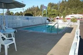 Holiday Lodge - Image 2