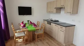 Luna Apartments - Image 3