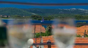Island of love 2 - Image 4