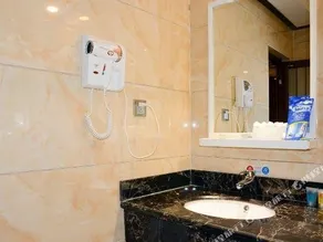 Heyuan Chinese Style Business Hostel - Image 5