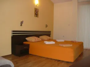 Dream Hotel - Image 5