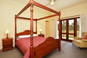 Grasmere Estate Homestead - hear the Lions roar from nearby Hunter Valley Zoo - Image 3