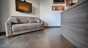 Anthony's Maisonette - Image 2