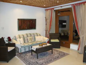 Mpistola Guesthouse - Image 5