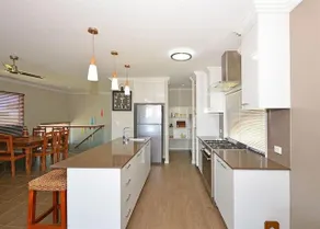 Two Storey Beach House - Image 4