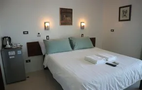 Blue Lilly Hotel - Image 2