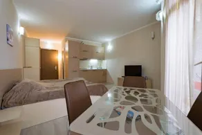 Sunny On The Beach Apartments - Image 3