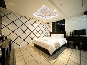 Stylish Hotel Ditto Sinchon - Image 4