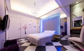 Chou Mama's House - Image 4