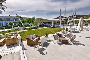 Gregory Peck Beach Break Apartments - Image 5