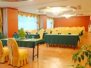 Jinding Longhu Hotel - Image 4