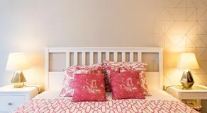 Charming 2-Bedroom Apartment in the City Centre - Image 5