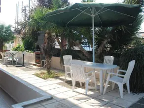 Blue Moon Apartments - Image 5