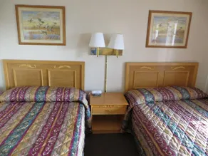 Pine Crest Motor Lodge - Image 5