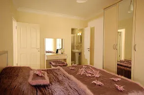 Country Club - Image 5