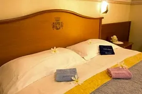 Hotel Solarium - Image 5