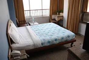 OYO 4689 New Imperial Residency - Image 4