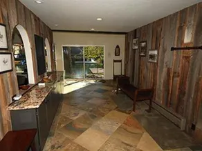 Monterey Drive Holiday home - Image 2