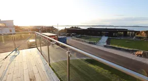 Modern apartment with seaview - Image 5