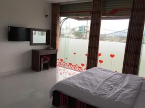 Red Beach Hotel - Image 5