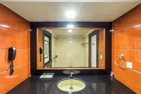 Hotel Swarna Palace - Image 4