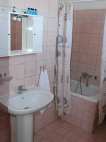 Tsoutsas Guesthouse - Image 4
