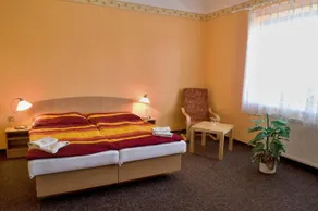 Hotel Bohemia - Image 5