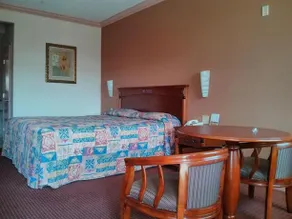 Cudahy Inn Motel - Image 4