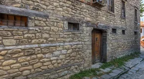 To Patriko Tou Saranti - Image 5