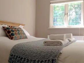 Garden Cottage Bed and Breakfast - Image 3