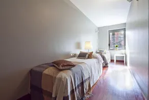 Mid-term rentals in Barcelona with Swimming Pool - Image 3