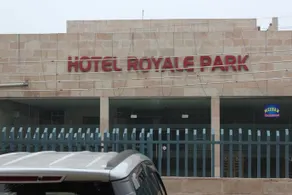 Hotel Royale Park - Image 2