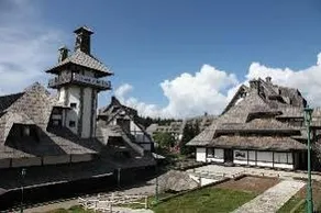 Angella Hotel & Residence - Image 4