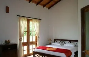Hibiscus Garden Hotel - Image 1