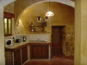 Saint John Farmhouse - Image 4