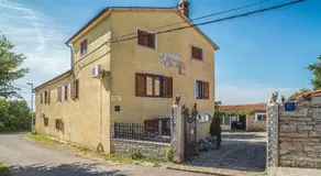 Apartments Barat - Image 3