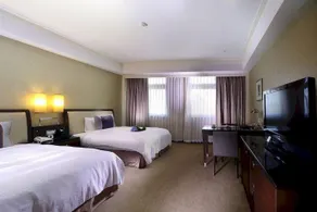 City Lake Hotel - Image 4