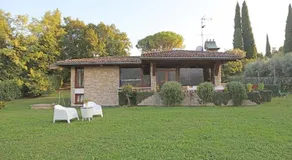 Villa Portesina, lakefront villa with private pool and garden sleeps 10 - Image 5