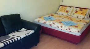 Budapest Economy Apartments - Image 4