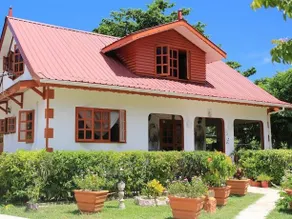 Veronic Selfcatering Guest House - Image 2